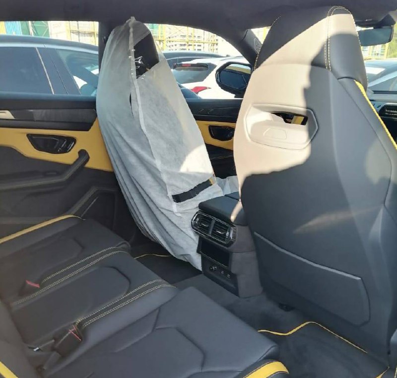 Lamborghini Urus SEid-4355