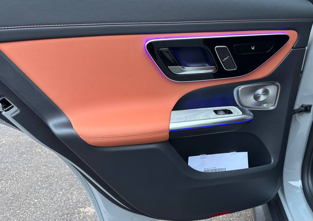 Mercedes-Benz GLC-Class 300 4Mid-5681