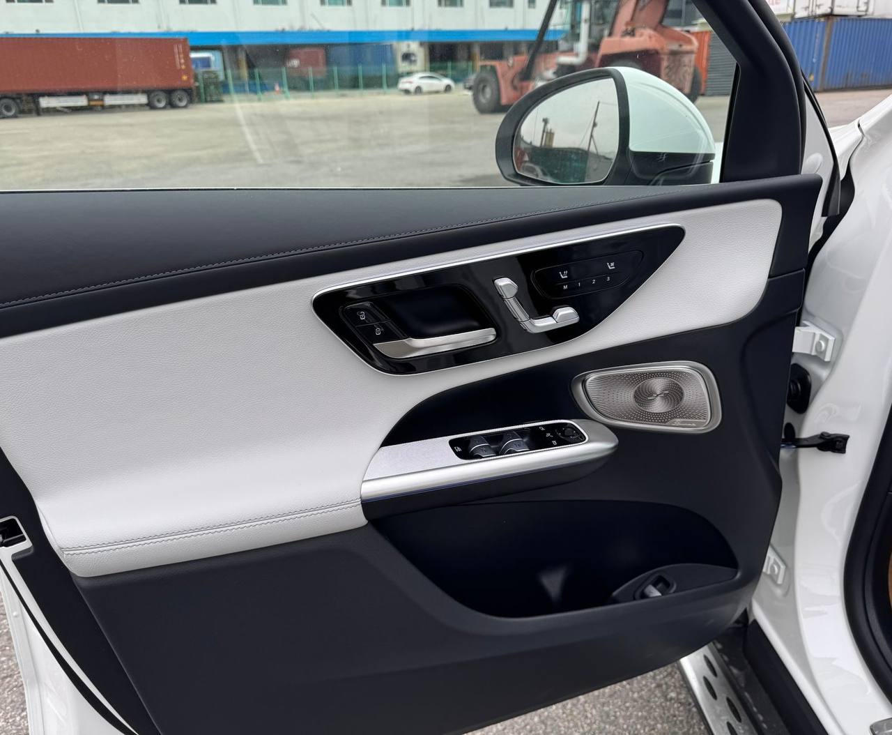 Mercedes-Benz GLC-Class 300 4Mid-3958