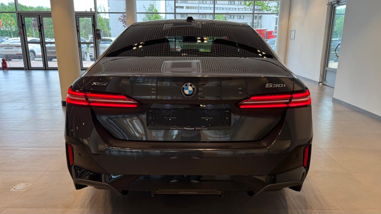 BMW 5 series 530i xDriveid-3963