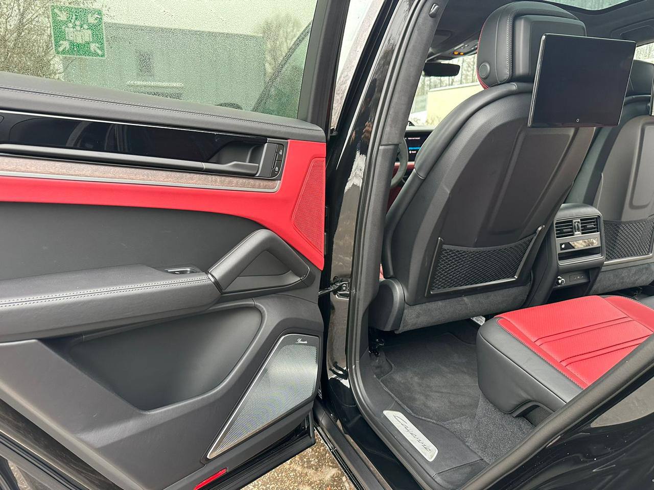 Porsche Cayenne Coupe E-Hybridid-3971