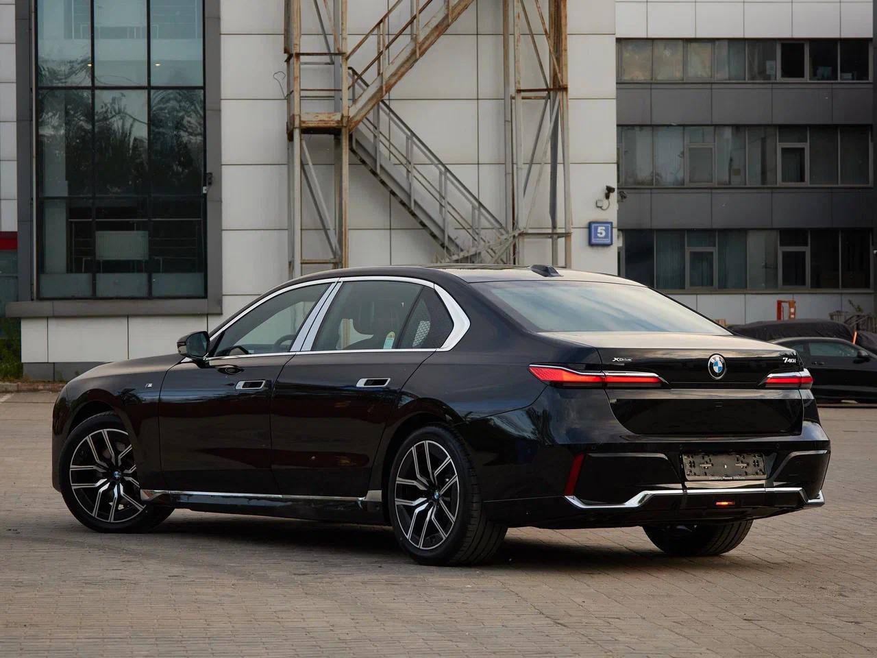 BMW 7 series 740iid-3519