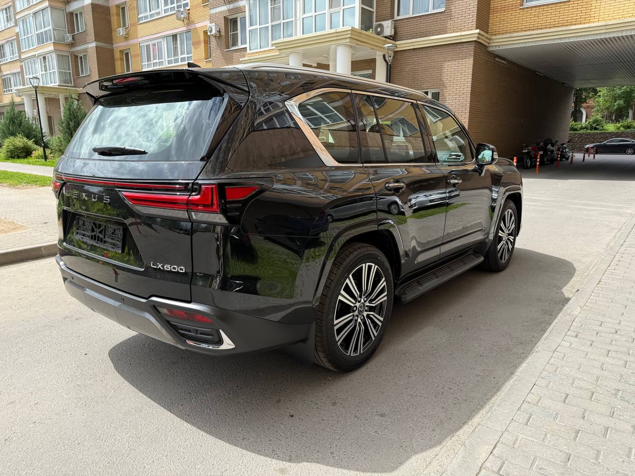 Lexus LX 600id-3984