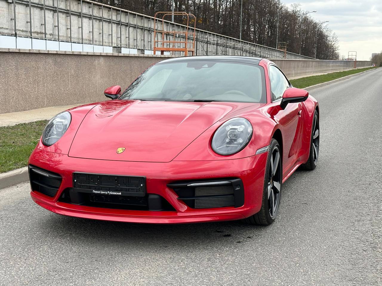 Porsche 911 Carrera 4Sid-3991