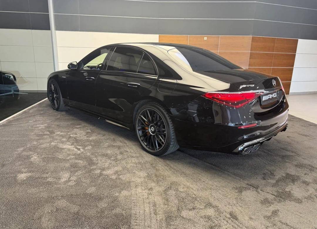 Mercedes-Benz S-Class 63 AMGid-5457