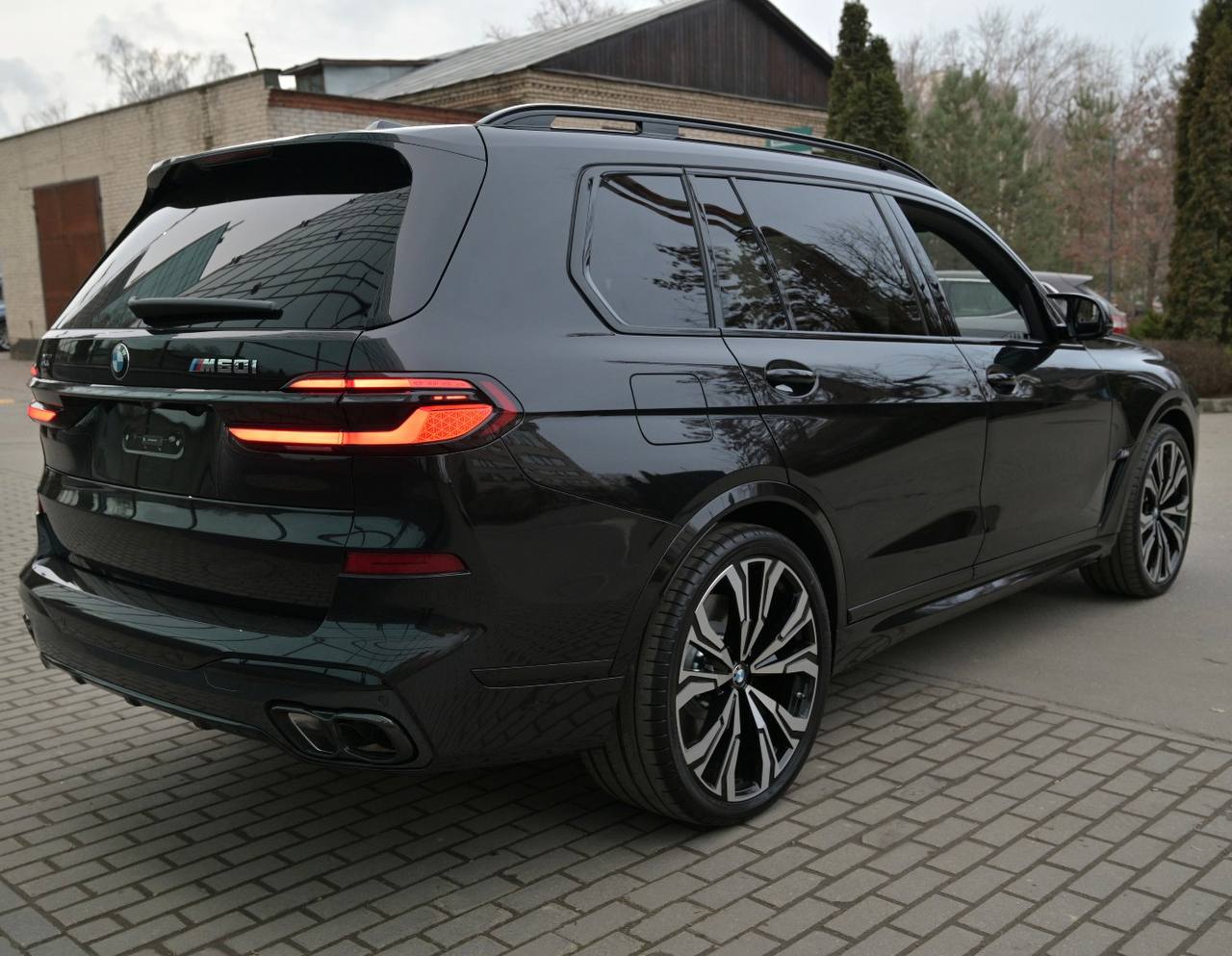 BMW X7 M60iid-5700