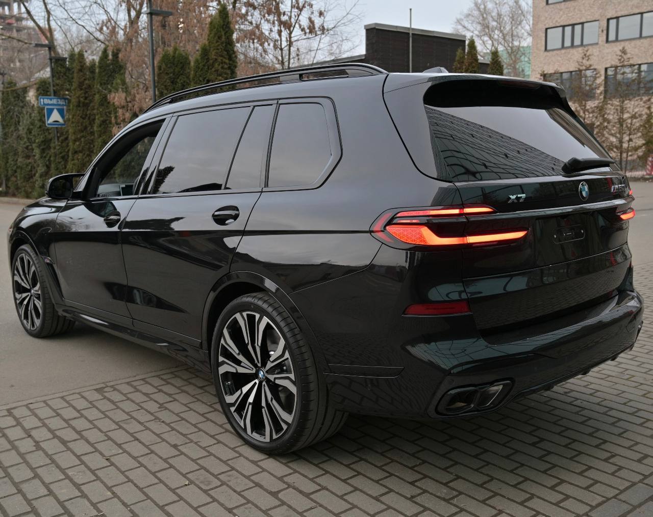 BMW X7 M60iid-5700
