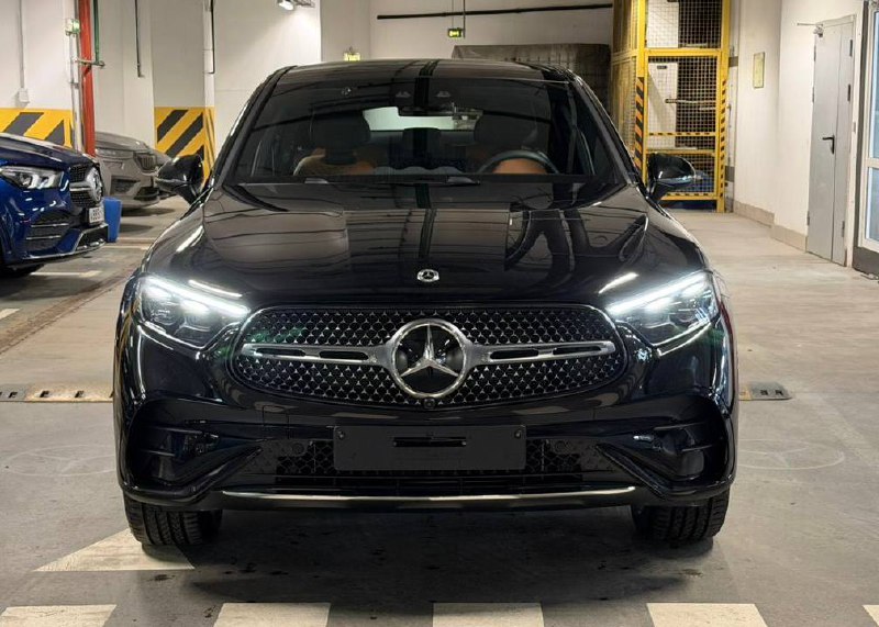 Mercedes-Benz GLC-Class 300 4Mid-5705