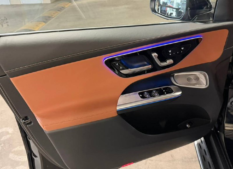 Mercedes-Benz GLC-Class 300 4Mid-5705