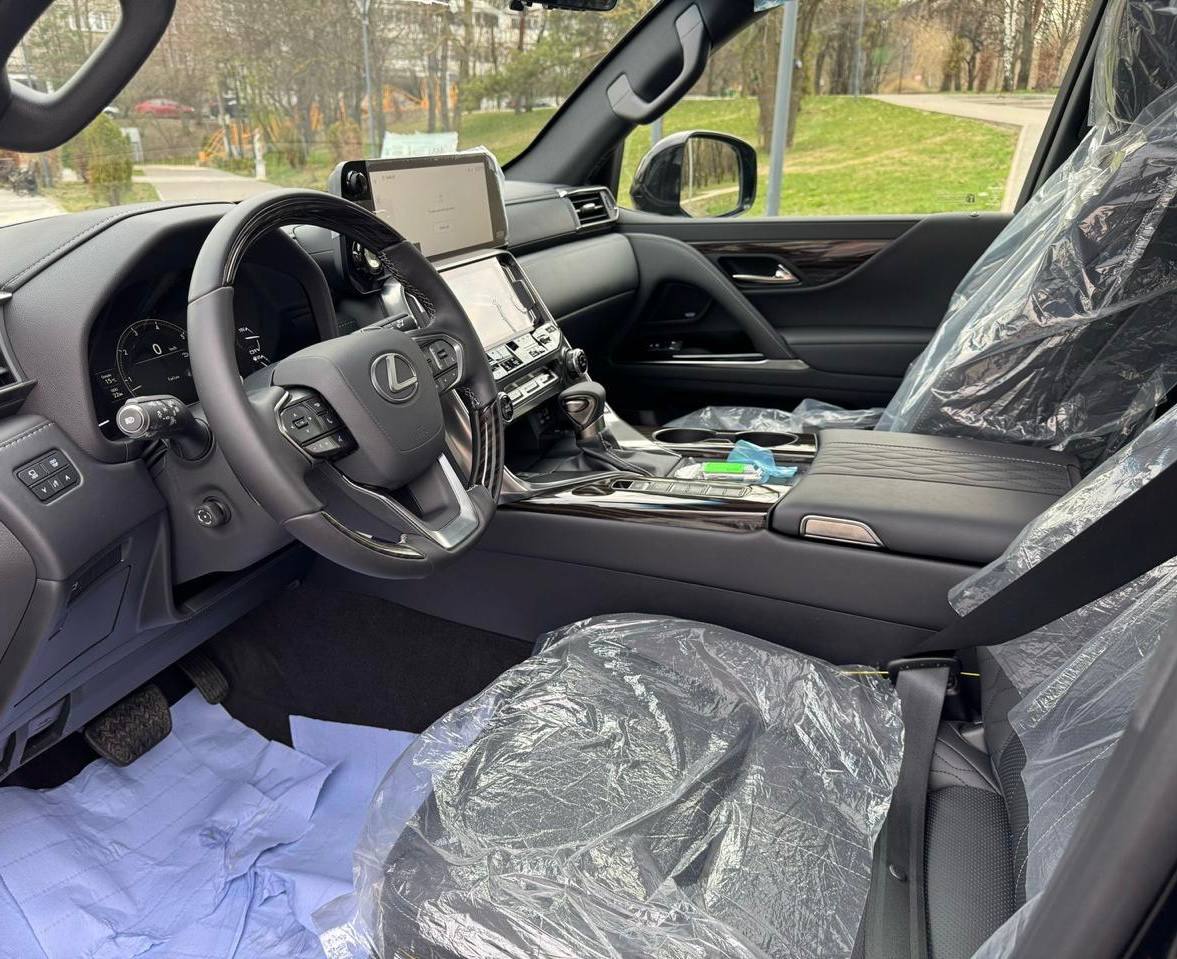 Lexus LX 600 VIP Blackid-3529