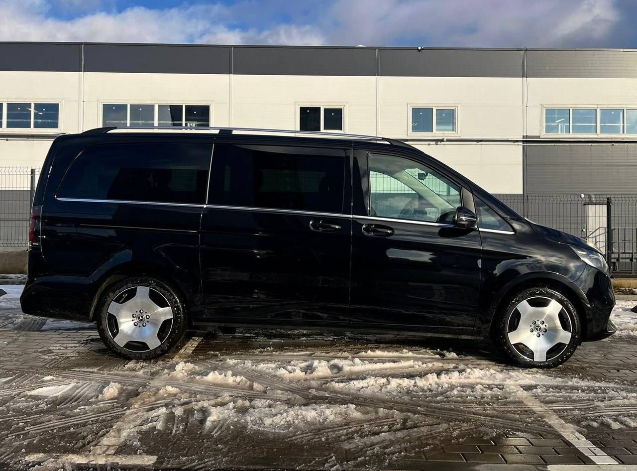 Mercedes-Benz V-class 300did-3531