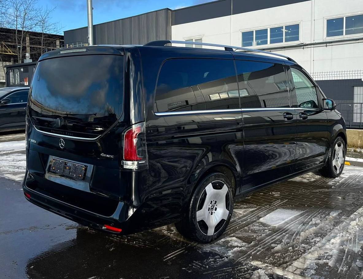 Mercedes-Benz V-class 300did-3531