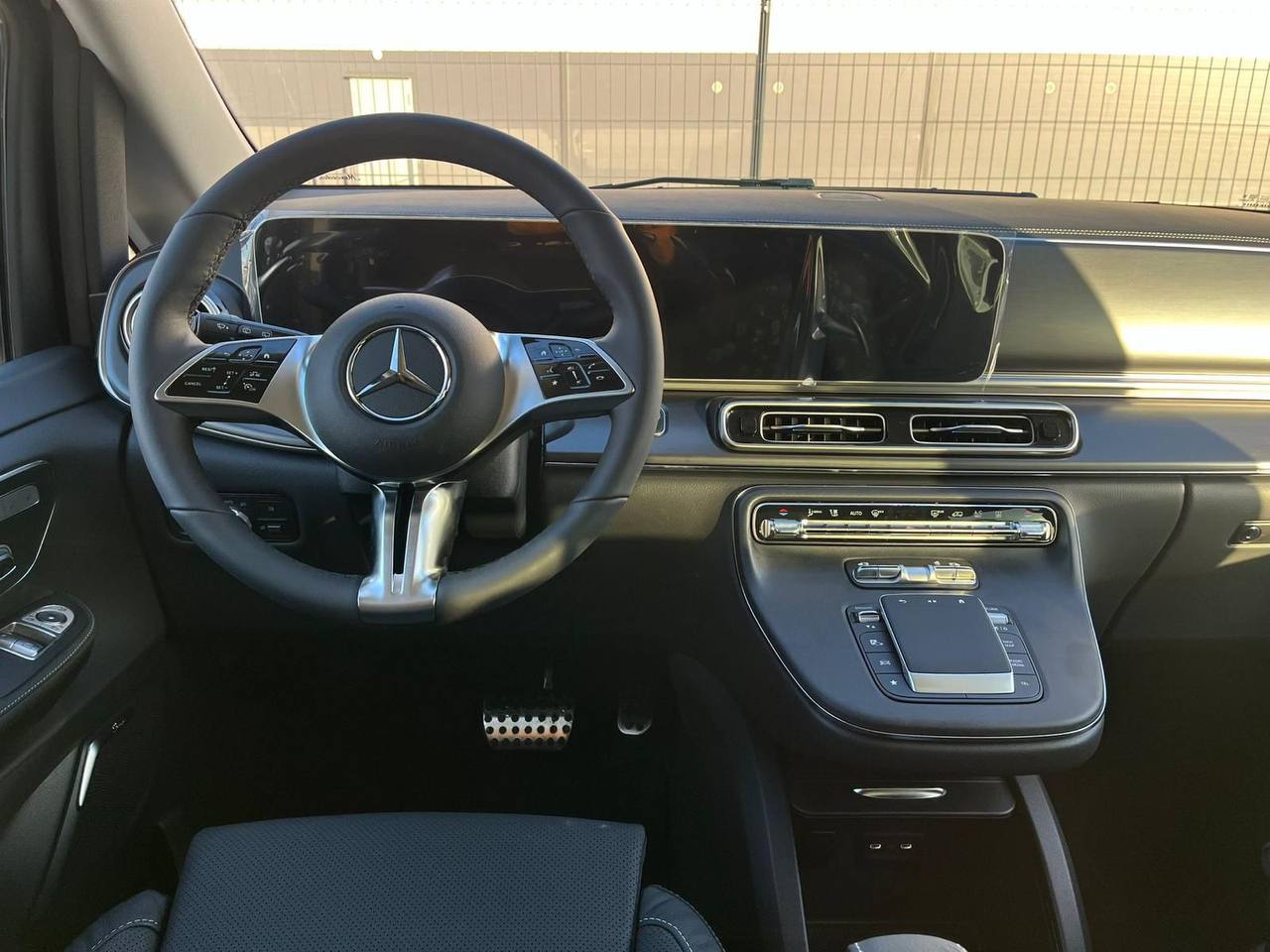 Mercedes-Benz V-class 300did-3531