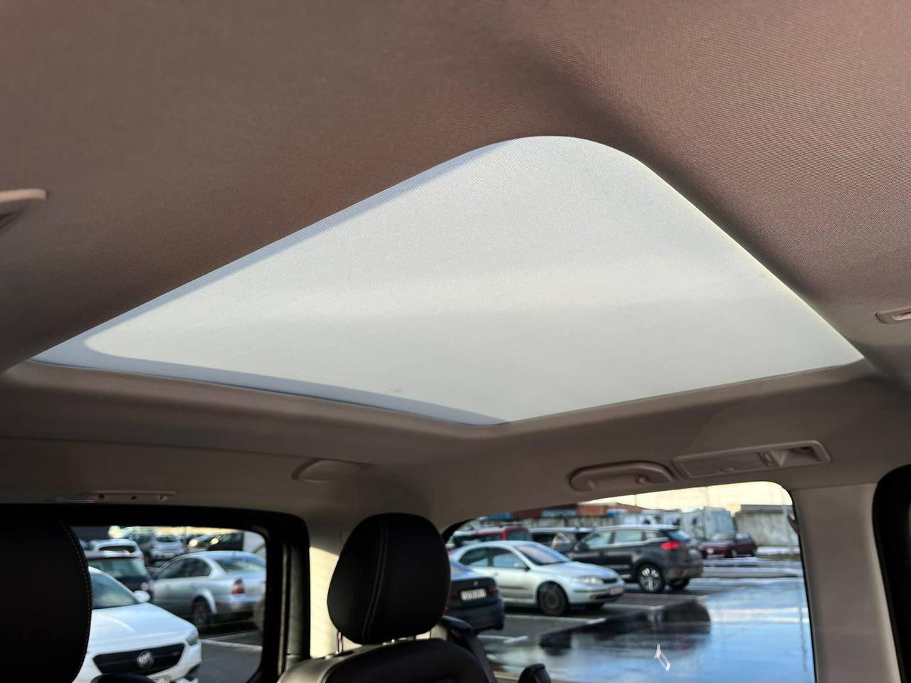 Mercedes-Benz V-class 300did-3531