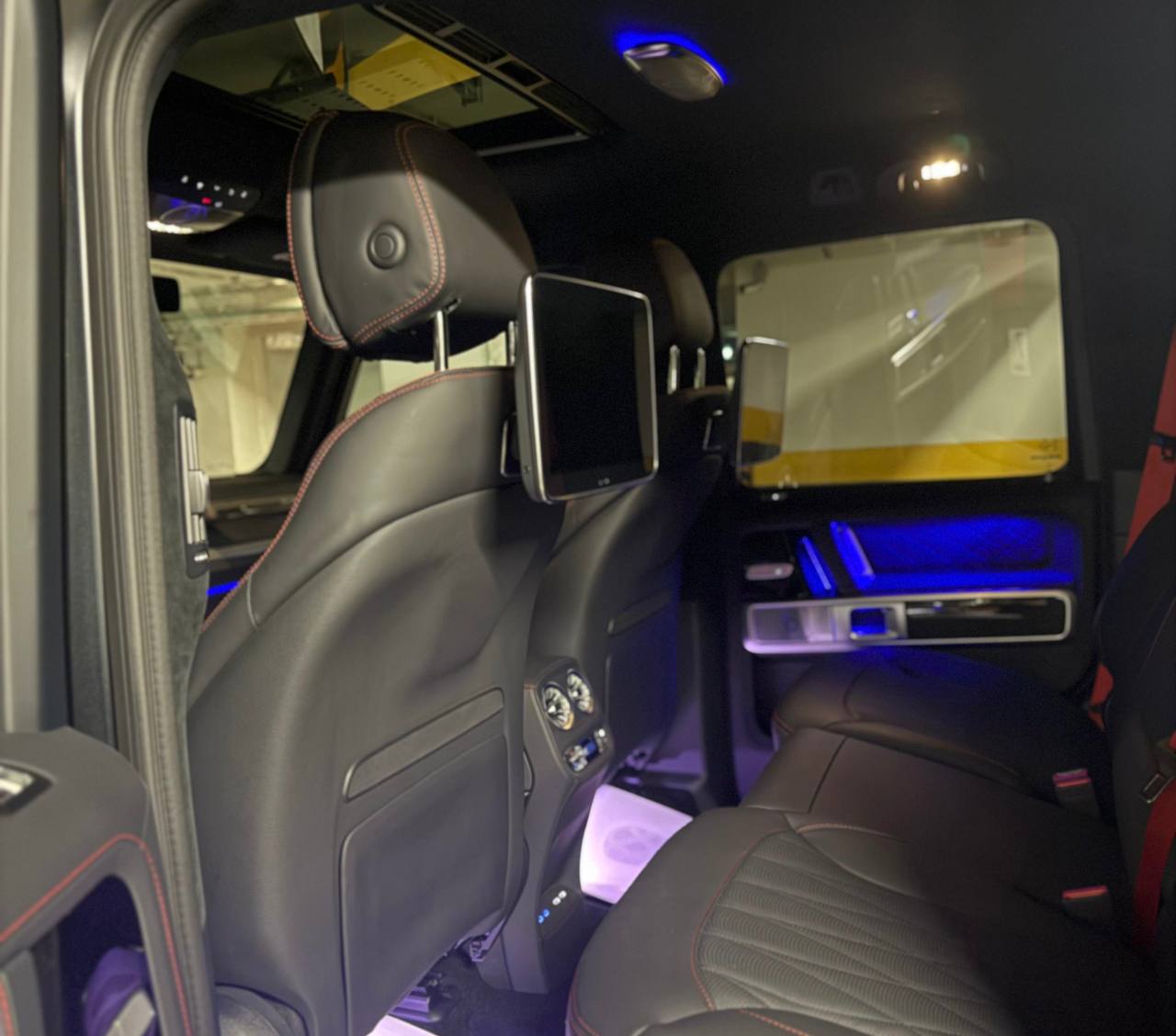 Mercedes-Benz G-Class 63 AMGid-4007