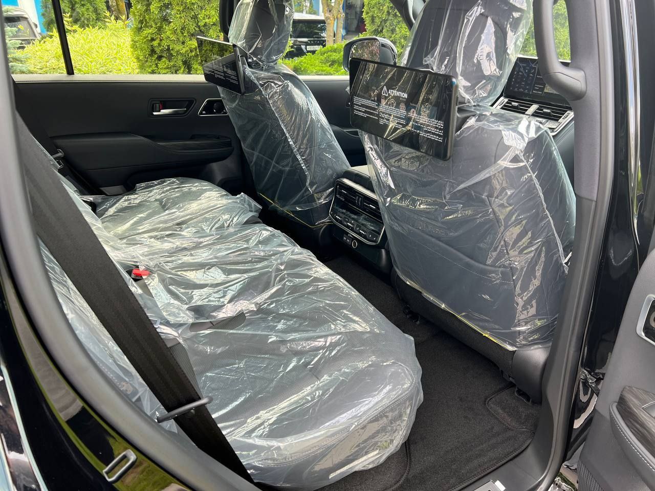 Toyota Land Cruiser 300id-4720