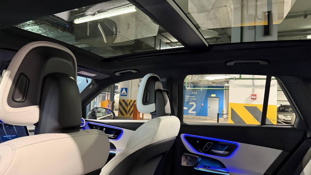 Mercedes-Benz GLC-Class 300 4Mid-5709