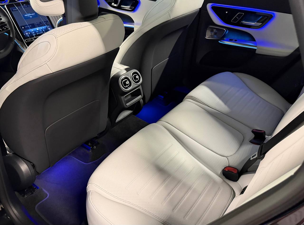 Mercedes-Benz GLC-Class 300 4Mid-5709