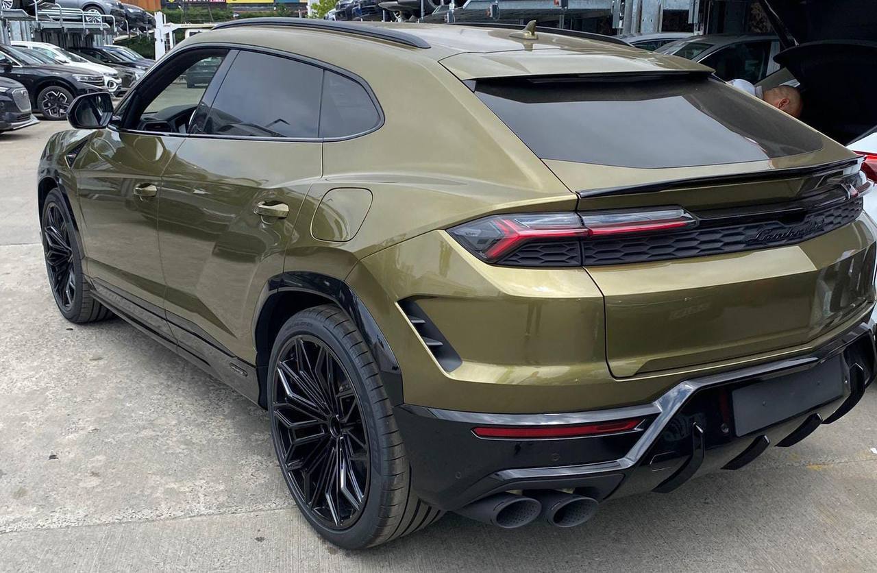 Lamborghini Urus SEid-4013