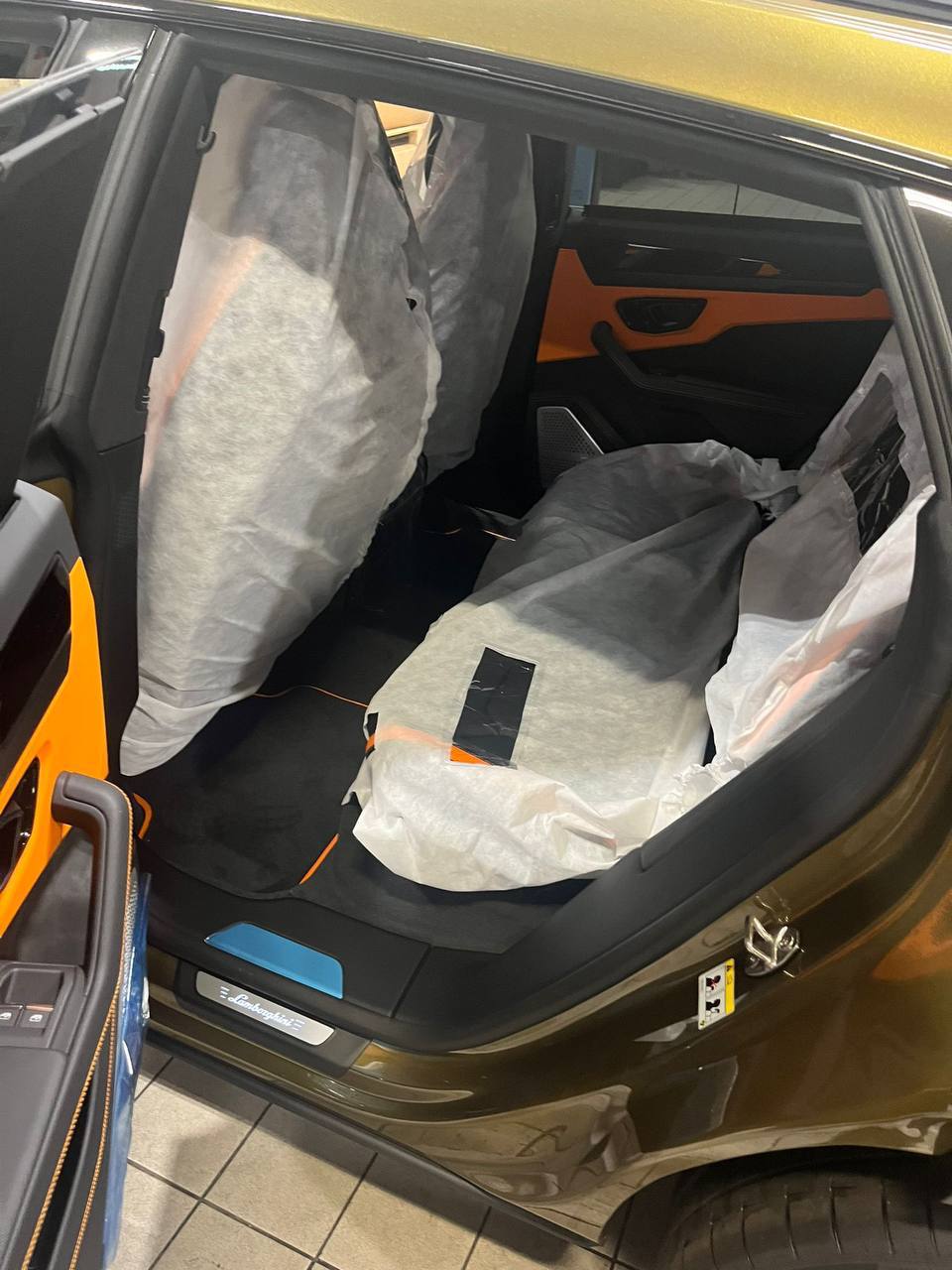 Lamborghini Urus SEid-4013