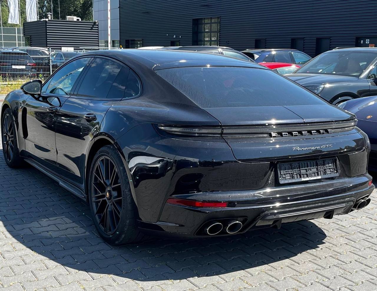 Porsche Panamera GTSid-5007