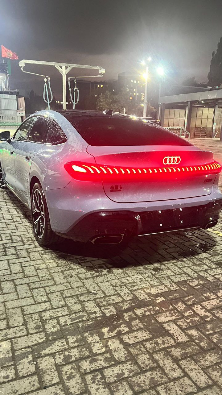 Audi A5 quattroid-5010