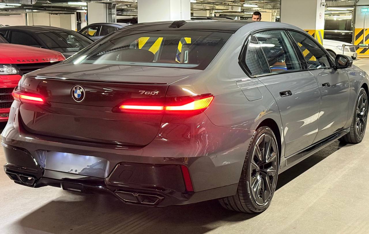 BMW 7 series M 760i xDriveid-5246