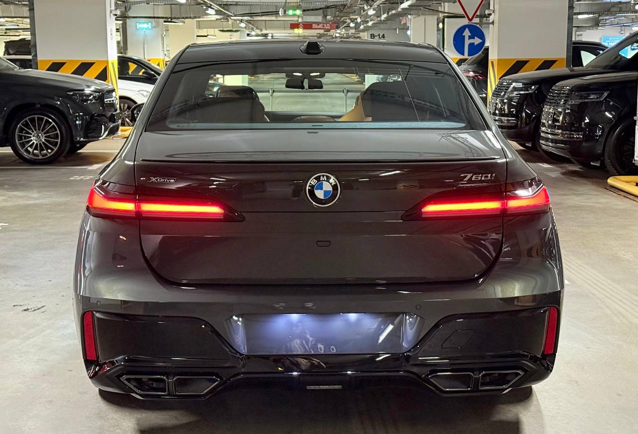 BMW 7 series M 760i xDriveid-5246