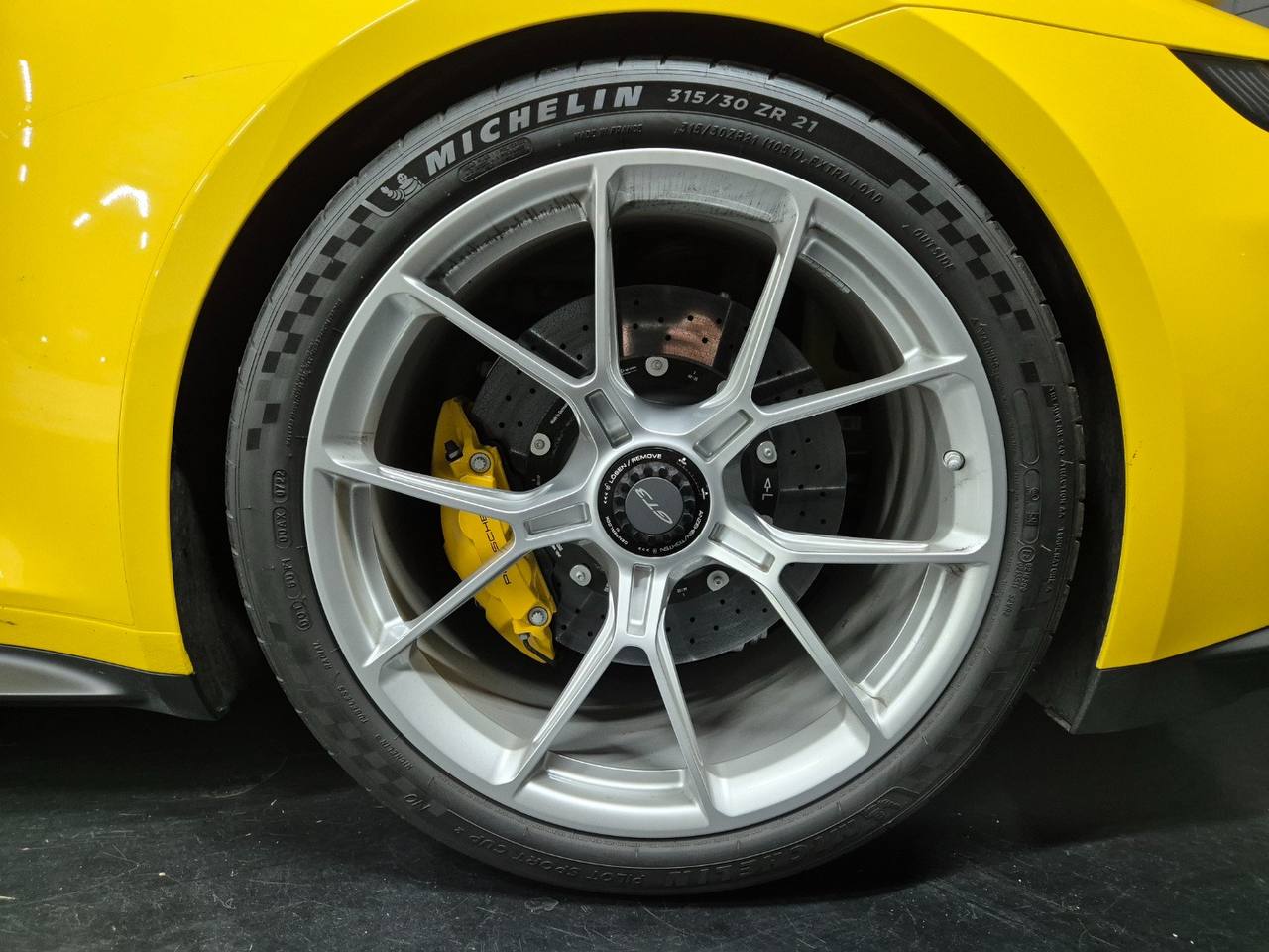 Porsche 911 GT3id-5470