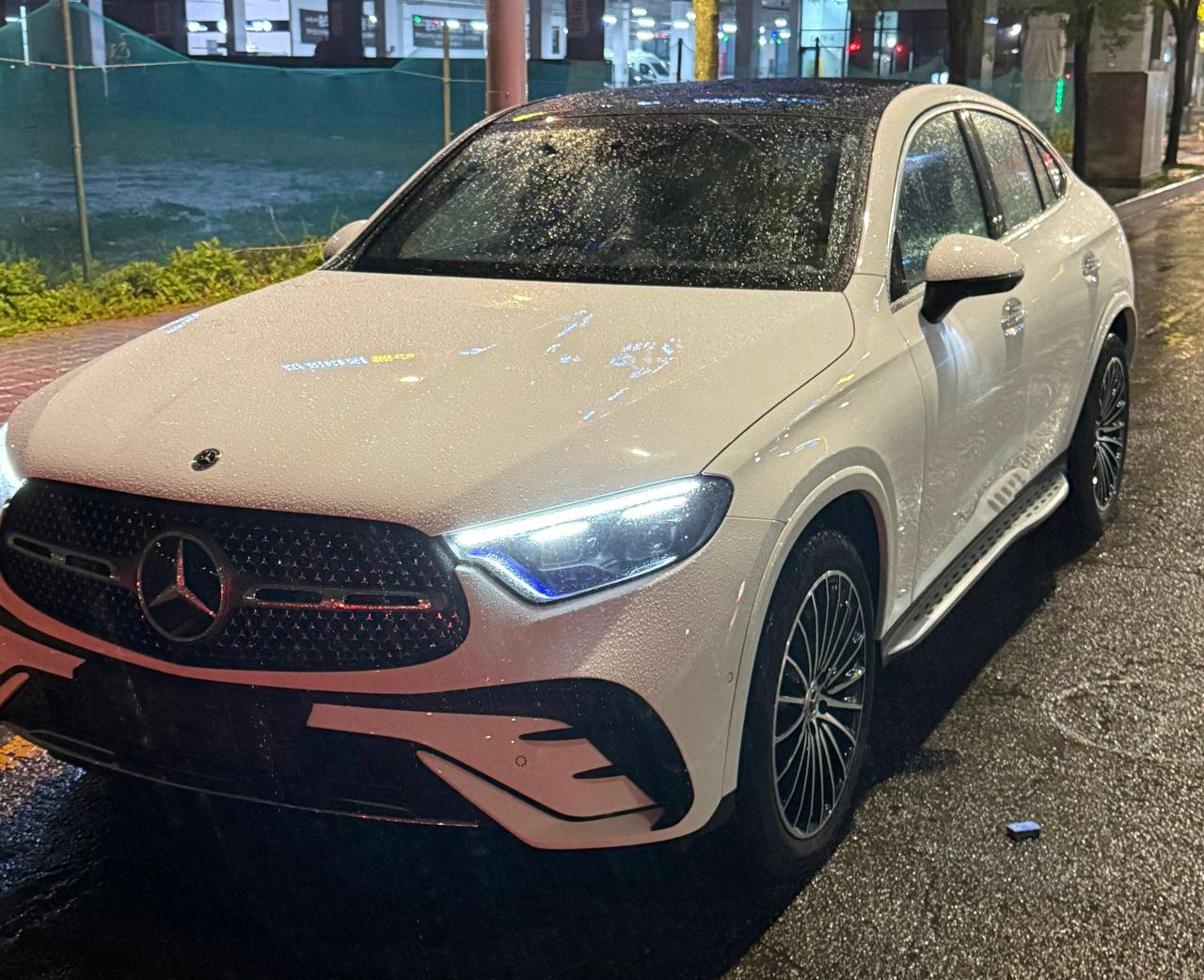 Mercedes-Benz GLC-class 300 4Mid-3548