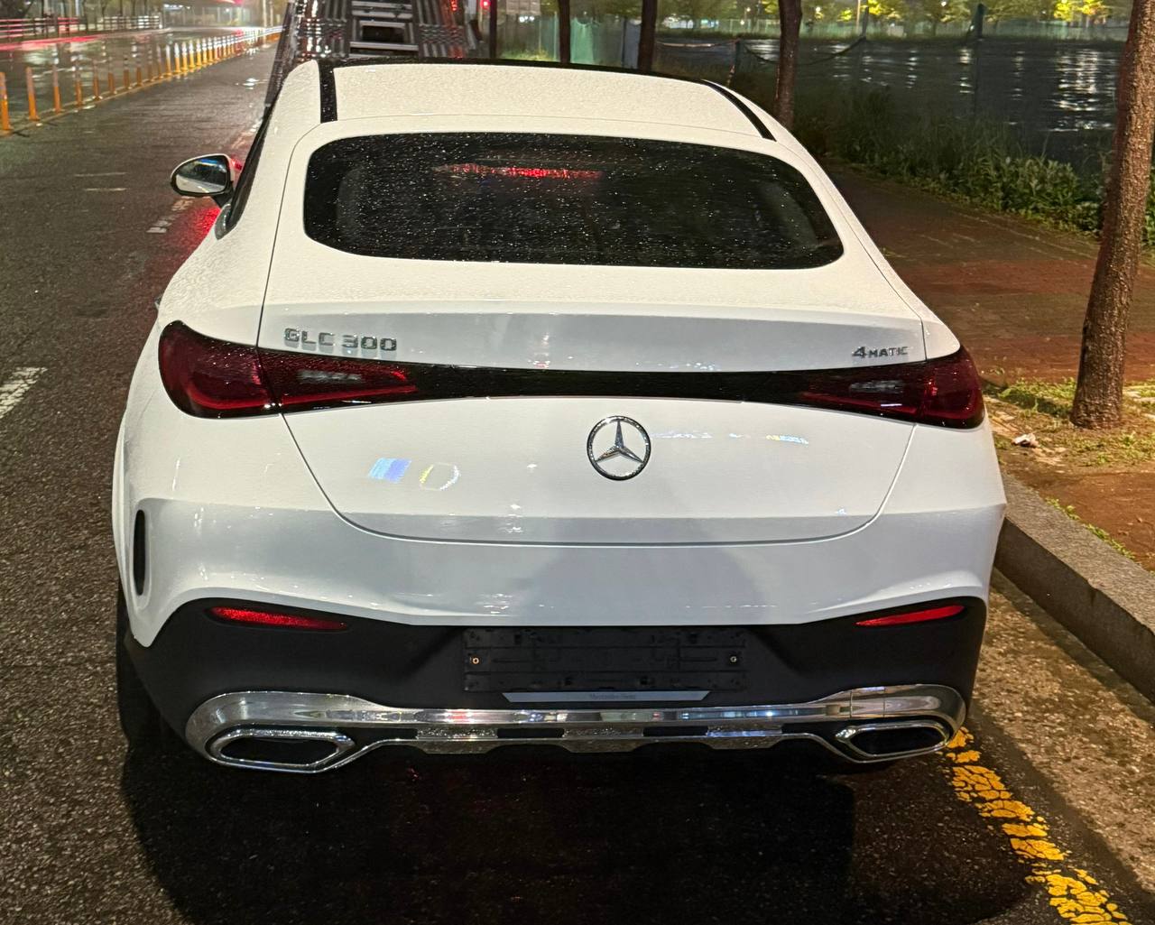 Mercedes-Benz GLC-class 300 4Mid-3548