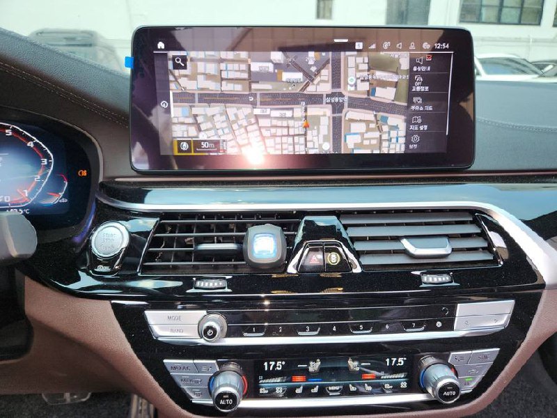 BMW 5 series 530iid-4404