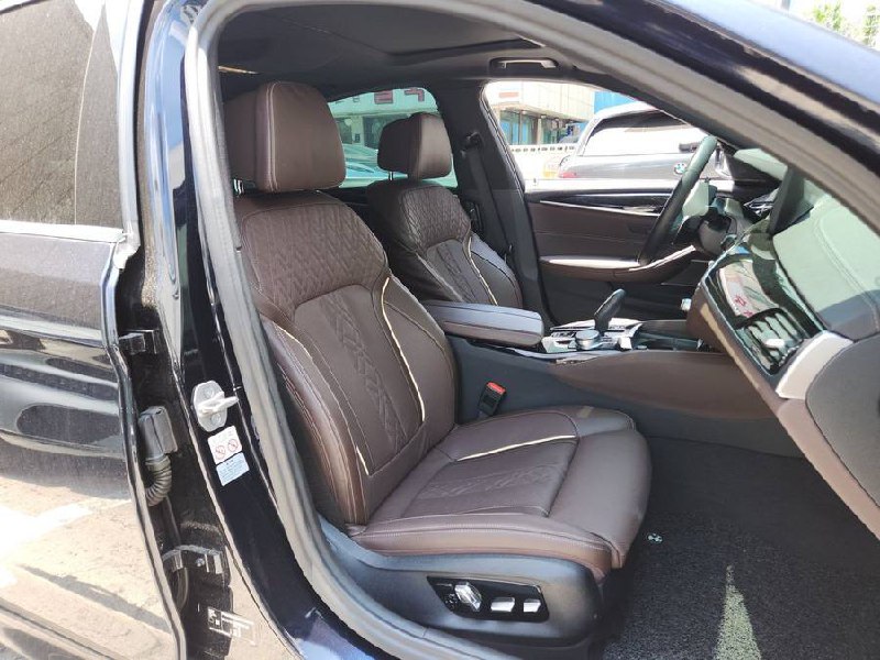 BMW 5 series 530iid-4404