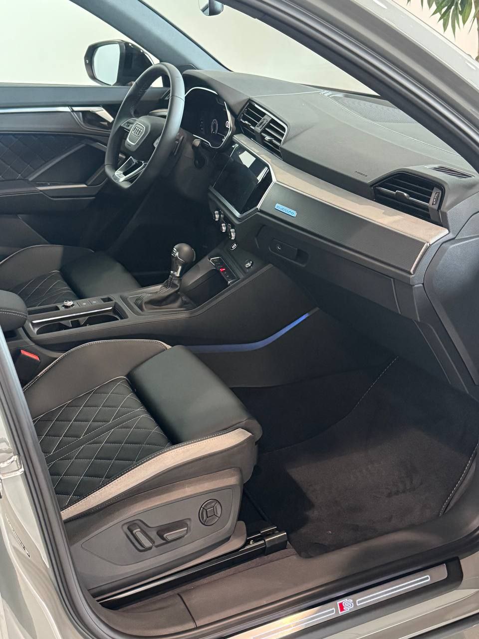 Audi Q3 45 tfsi quattroid-4407