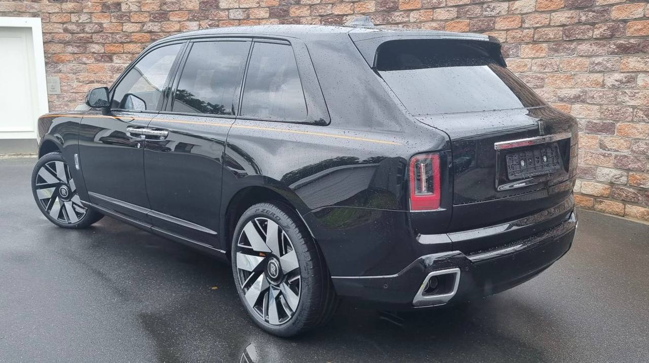 Rolls-Royce Cullinan Series IIid-5253