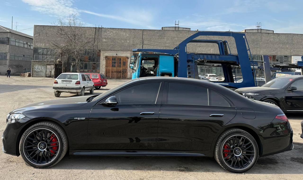 Mercedes-Benz S-Class 63 AMG E-Performanceid-5479