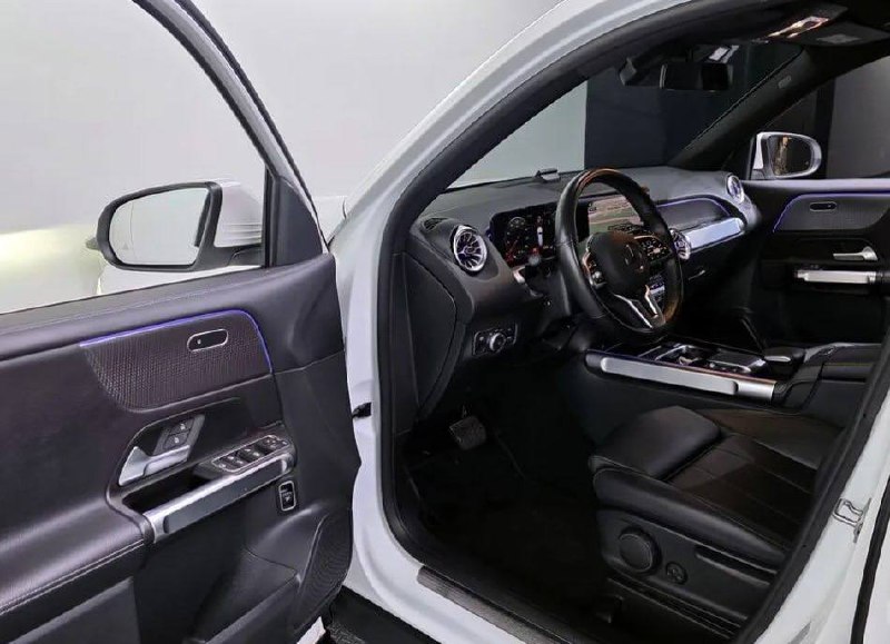 Mercedes-Benz GLB-Class 200did-5480