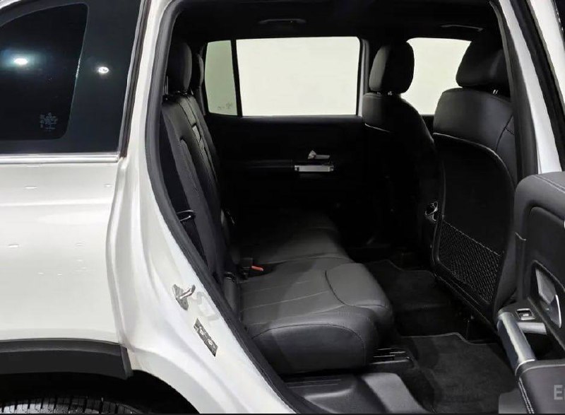 Mercedes-Benz GLB-Class 200did-5480