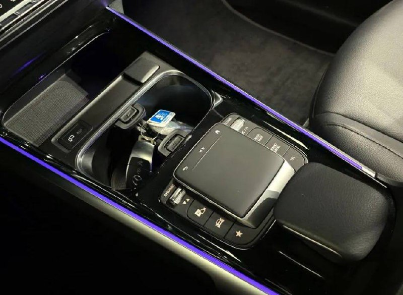 Mercedes-Benz GLB-Class 200did-5480