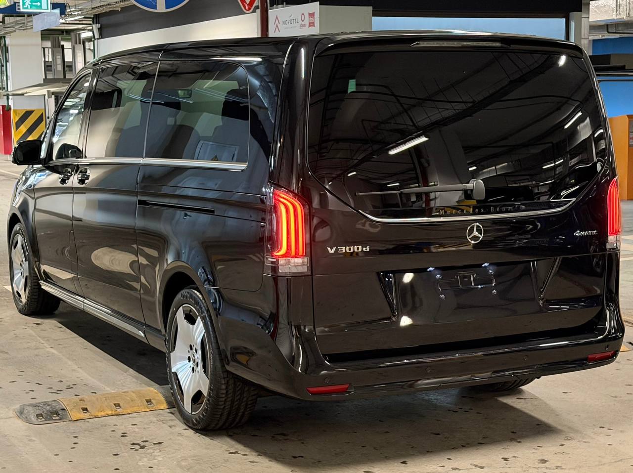 Mercedes-Benz V-Class 300d 4M Extra Longid-5719