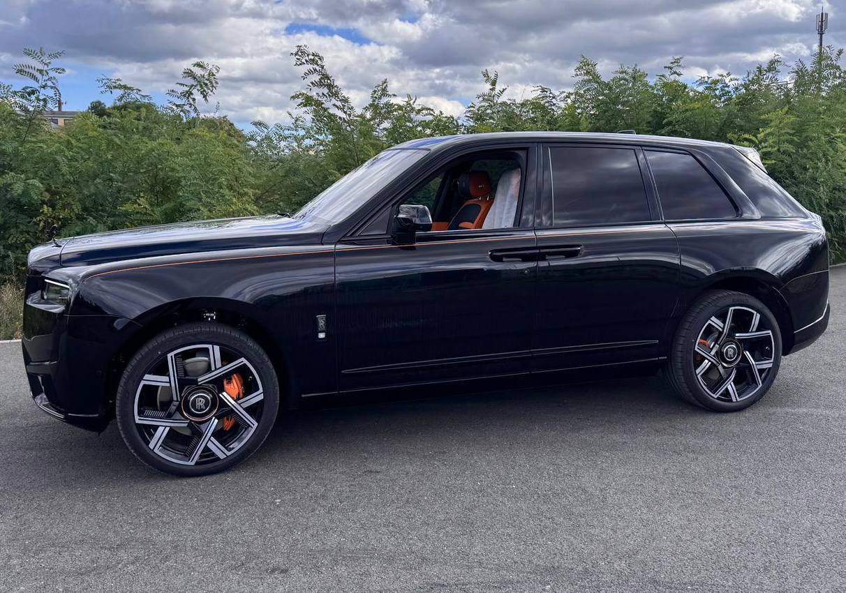 Rolls Royce Cullinan Black Badgeid-4035