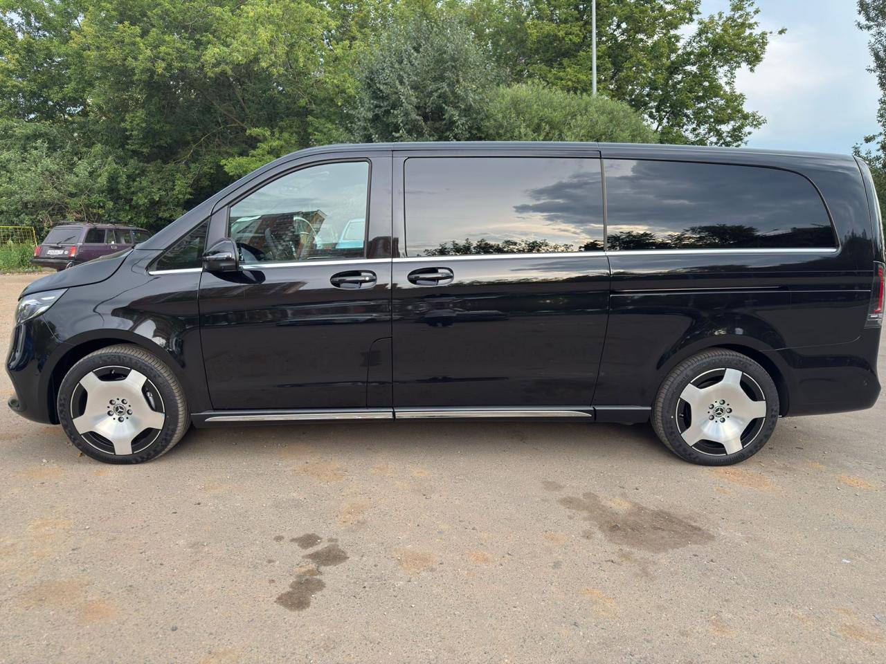 Mercedes-Benz V-Class 300id-4410