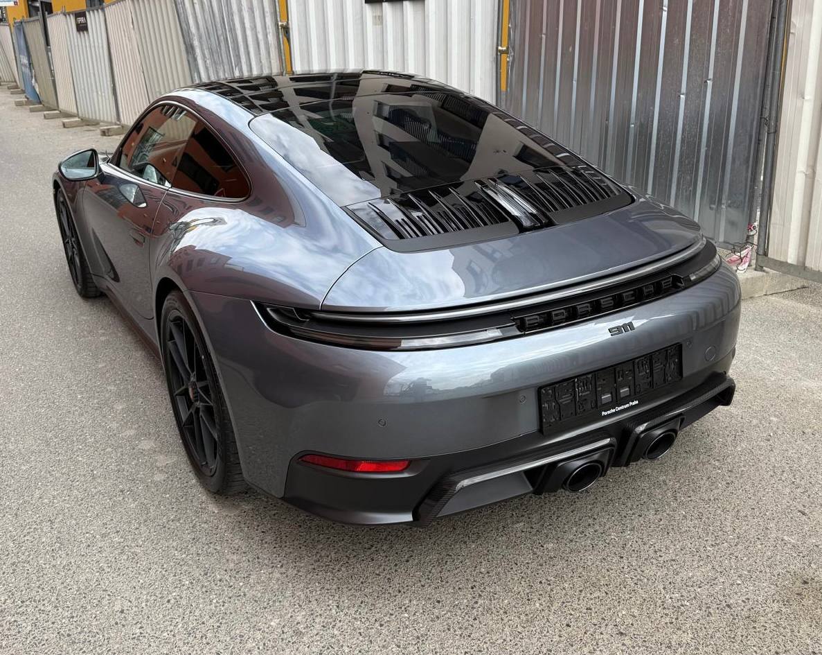 Porsche 911 Carrera 4 GTSid-4754