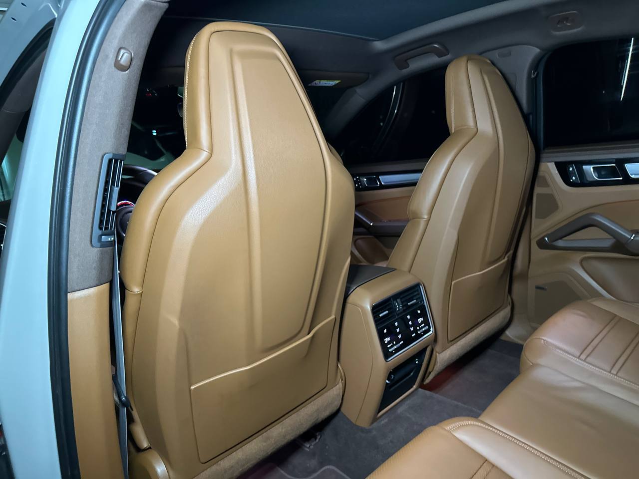 Porsche Cayenne Coupe Platinum Editionid-4045