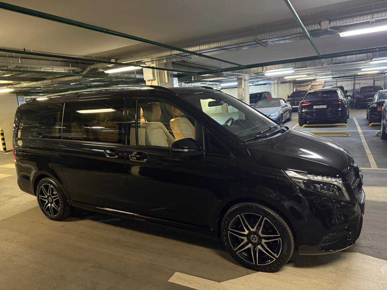 Mercedes-Benz V-Class 300d Exclusive Lang 4-matikid-4441