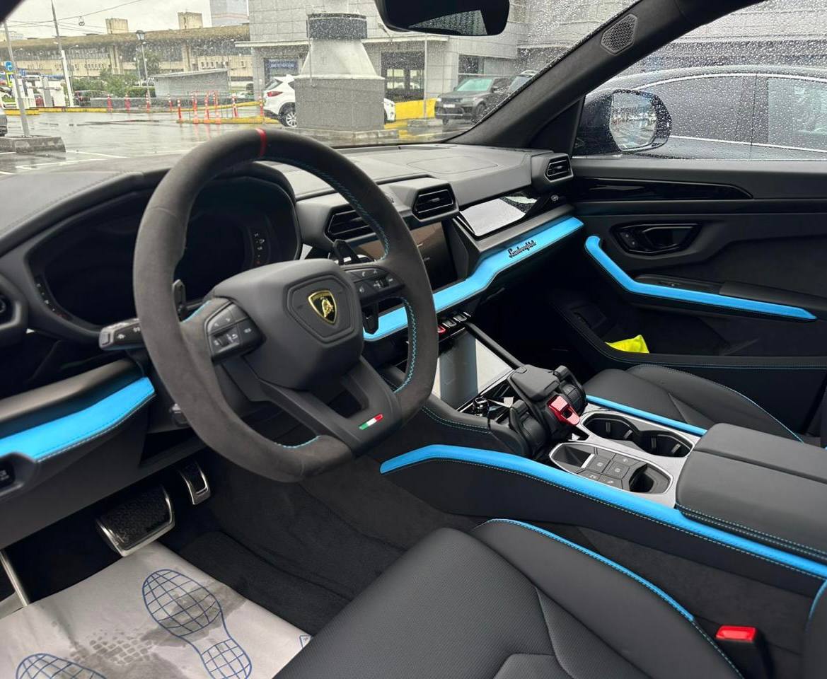 Lamborghini Urus SEid-4447