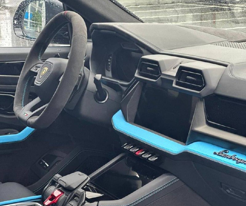 Lamborghini Urus SEid-4447