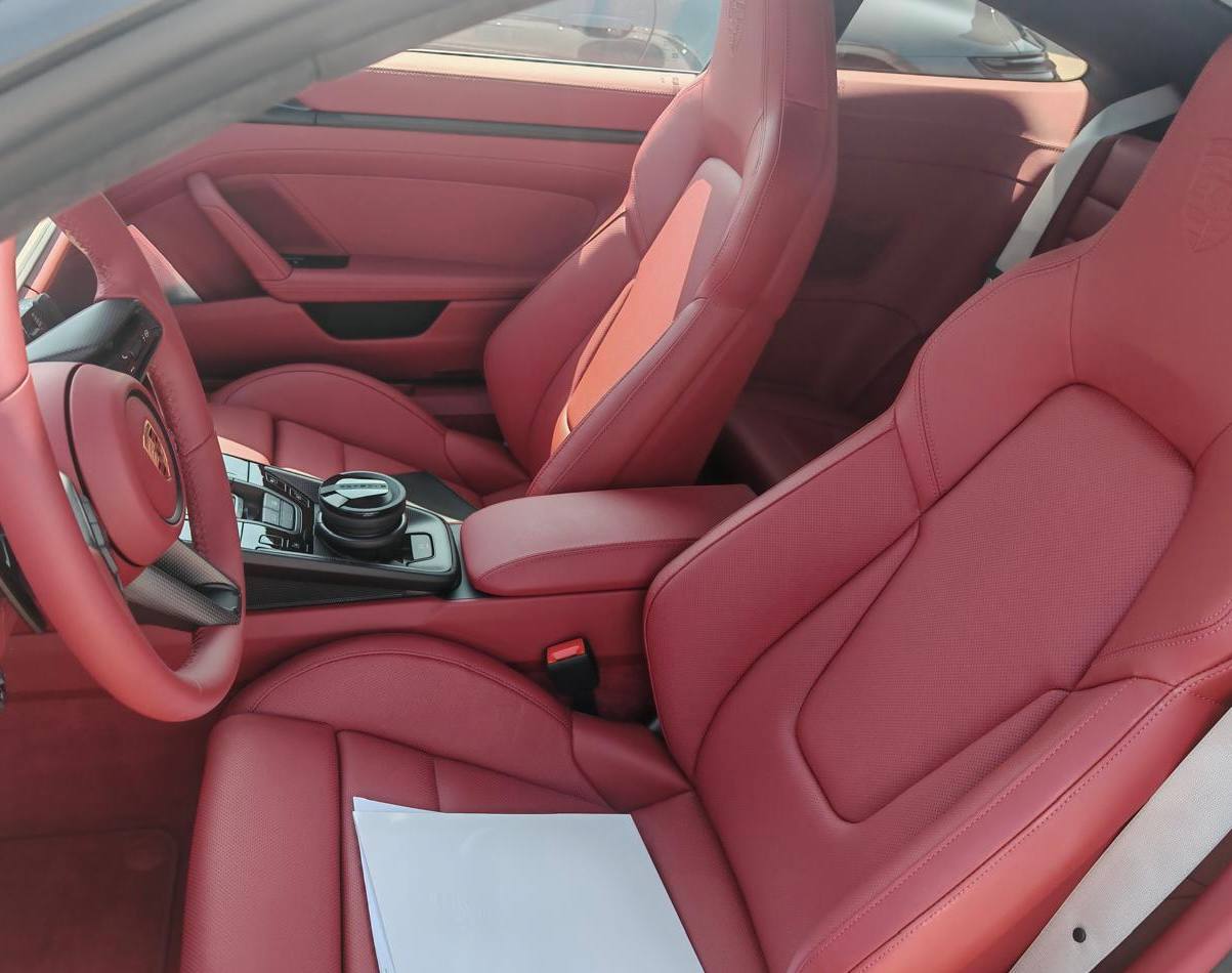 Porsche 911 Carrera 4 GTSid-4759