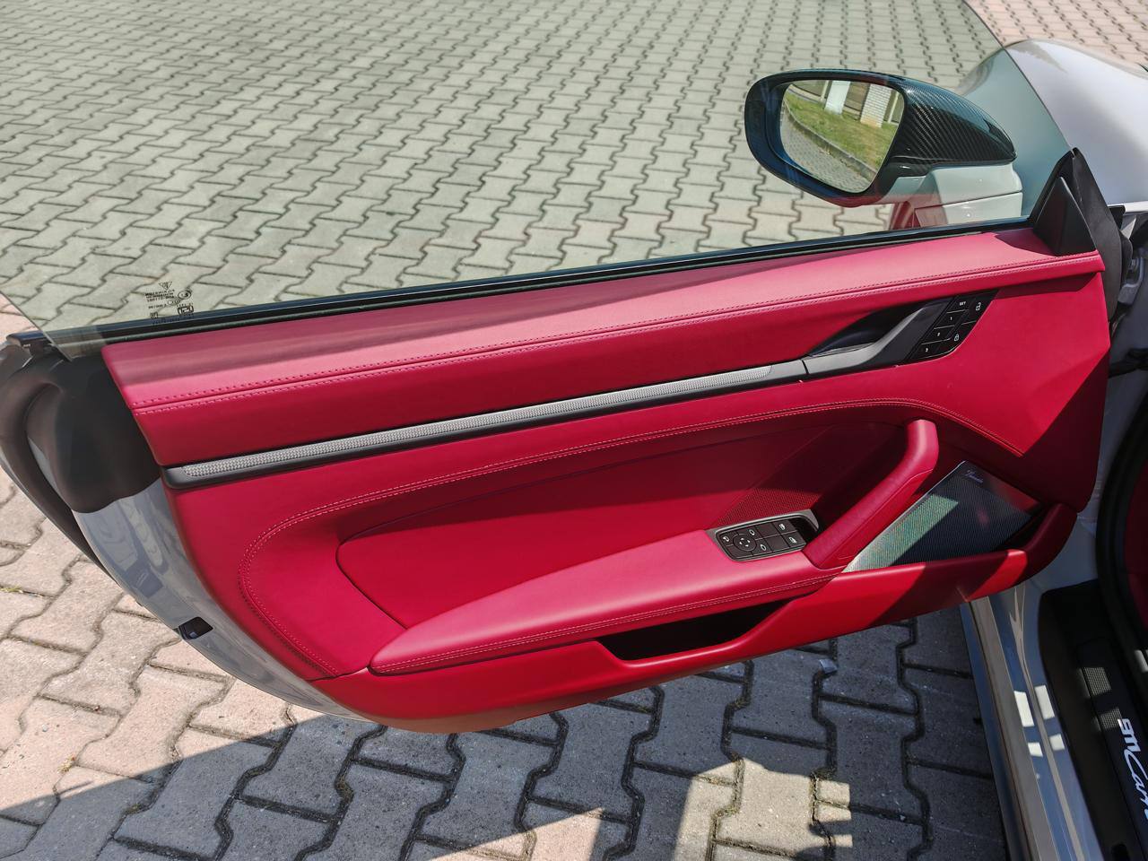 Porsche 911 Carrera 4 GTSid-4759