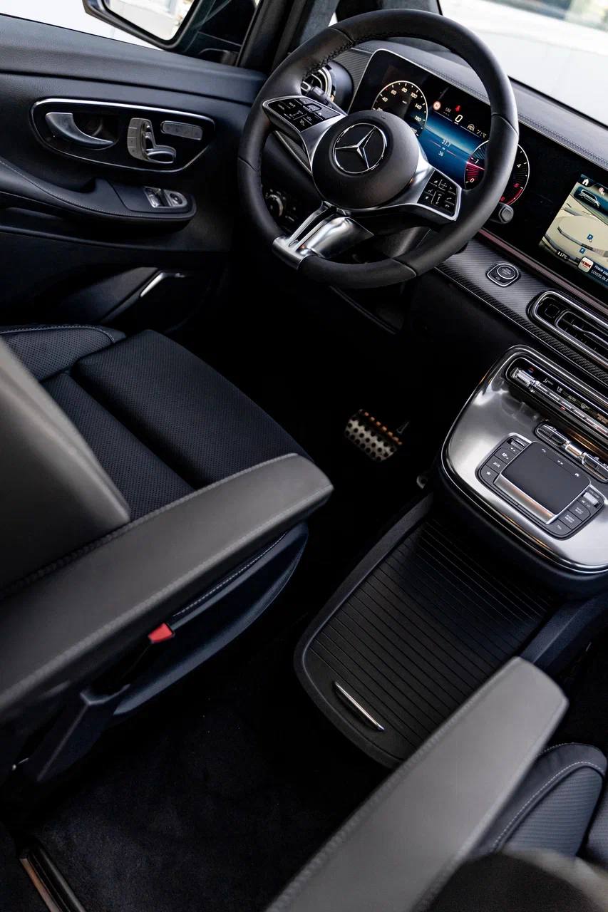 Mercedes-Benz V-Class Long 300did-5026